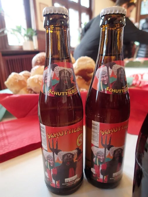 Les brasseurs proposent de la bière de carnaval.