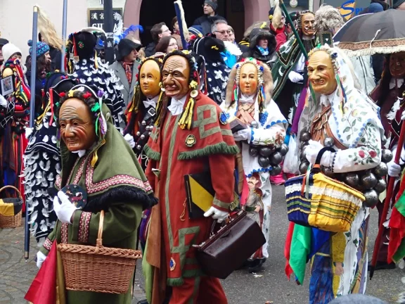 Il n'y a que les initiés qui comprennent la signification des différents accessoires.