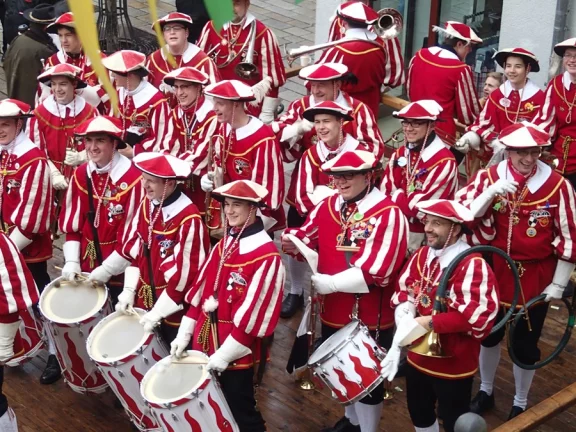 Ils donnent le rythme à chaque cavalcade.