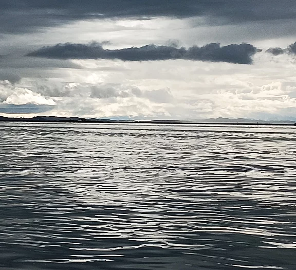 Le Titicaca, 8560 km2 et 274 mètres d eprofondeur maximale