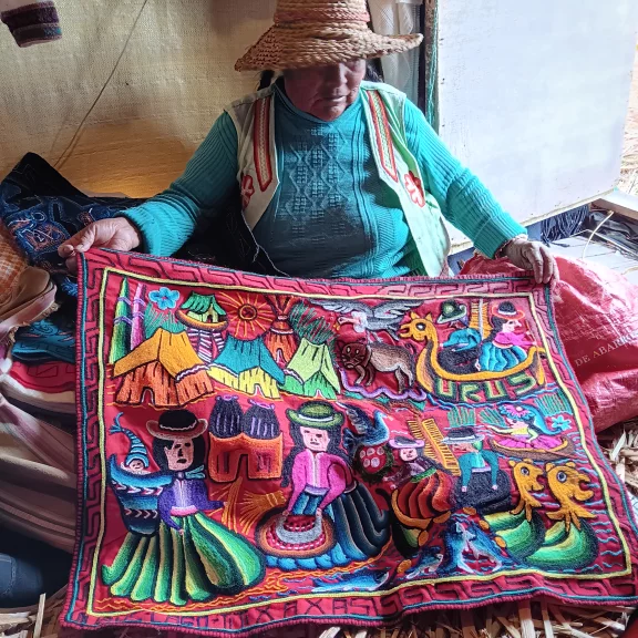 Un artisanat de qualité des femmes Uros