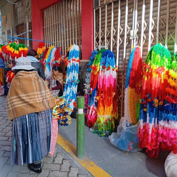 Les fantômes du Carnaval hantent les rues en février
