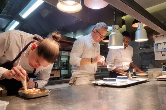 La brigade en plein travail.