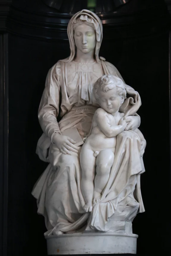 La madone de Michel Ange achetée par un riche marchand brugeois et donné à l'église Notre Dame en 1515.