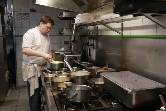 La cuisne en pleine ébullition.