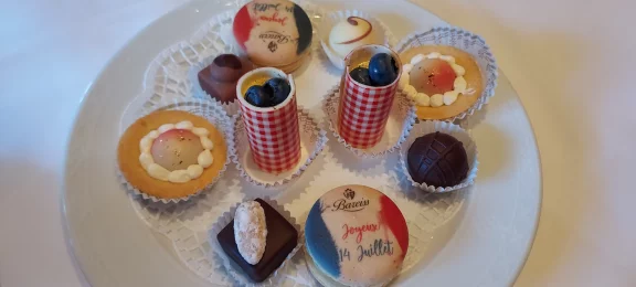 Des petites douceurs pour clôre le déjeuner franco-allemand le 14 juillet.