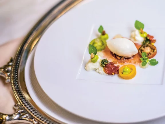 Les créations culinaires de Claus-Peter Lumpp sont présentées dans un magnifique livre disponible à l'hôtel Bareiss.