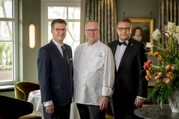 L'équipe du restaurant Bareiss. De g à d: Thomas Brandt, Claus-Peter Lumpp, Sommelier Teomann Mezda.