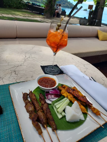 Petit en-cas au beach bar.