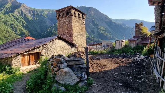 Tour de défense dans un village de montagne.
