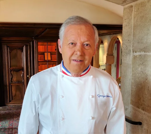 Georges Blanc a repris le restaurant familial en 1964. Il a décroché une 3ème ètoile en 1981 qu'il a conservé pendant 43 ans.