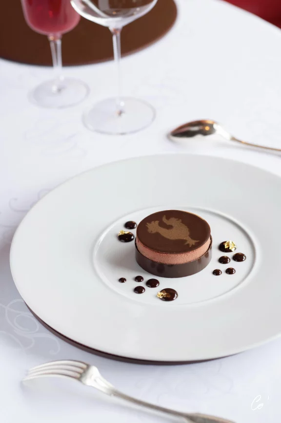 L'idéal Vonnassien, le fin sablé de Gaudes avec un chocolat intense, lacté à l'infusion de vanille.