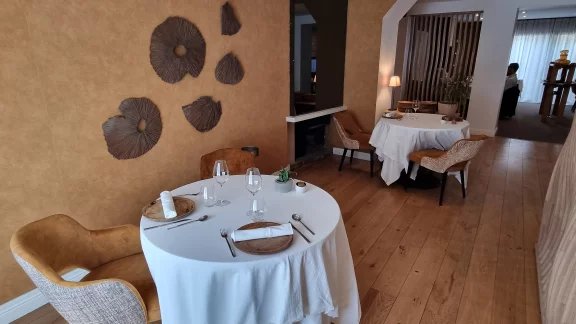 L'une des petites salles du restaurant. Plus intimiste.