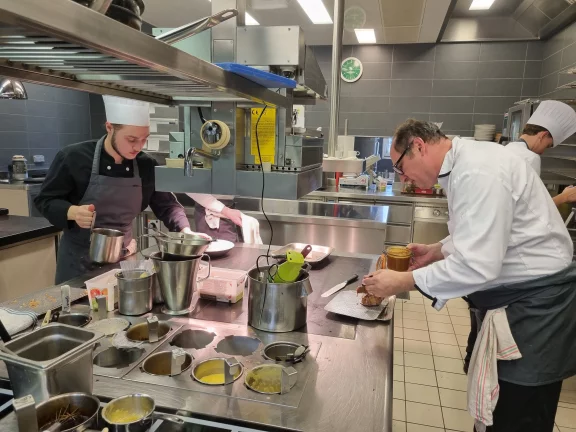 Dans la cuisine du Kasbür.