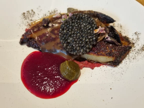 Aubergine rotie, caviar Petrossian.