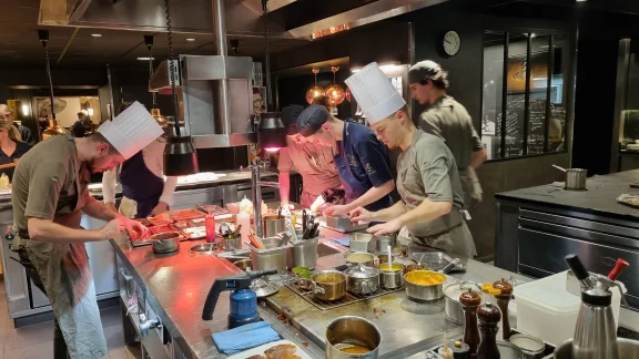 Lors du coup de feu en cuisine.