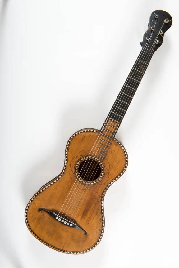 La guitare sur laquelle Franz Xaver Gruber a joué Stille Nacht. ©Stille Nacht Gesellschaft