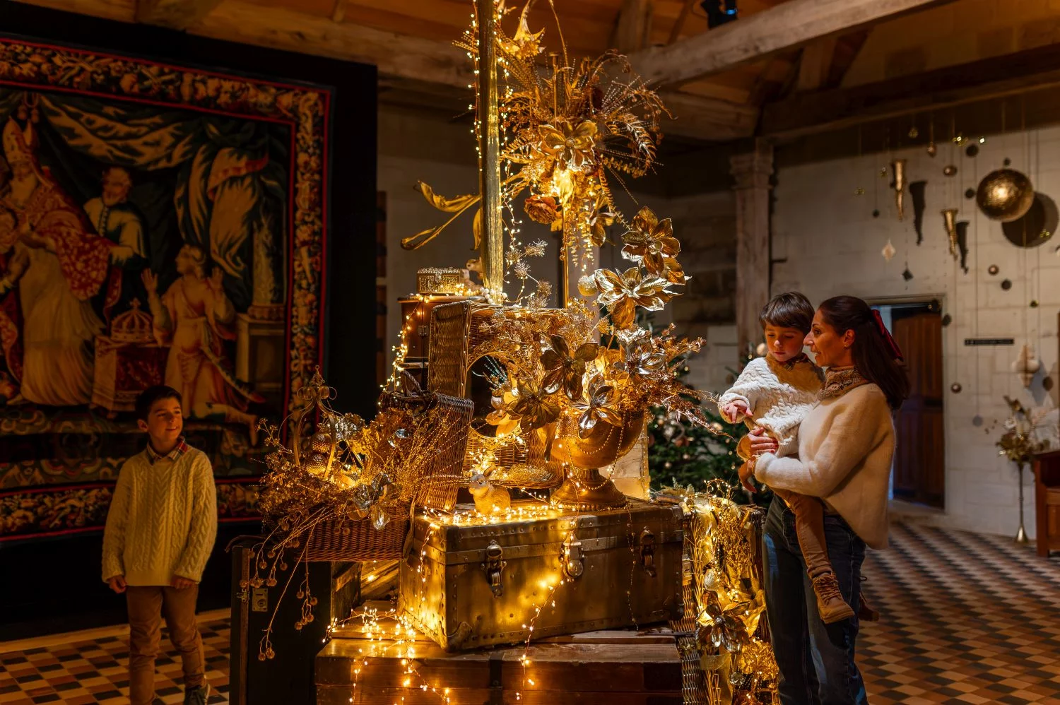 L'or brille à la forteresse royale de Chinon ©ADT Touraine, photo JC-Coutand