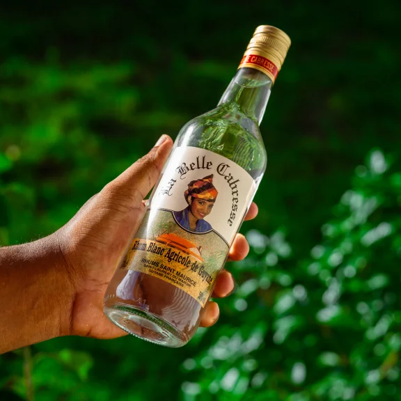 Le rhum blanc agricole "La belle Cabresse".