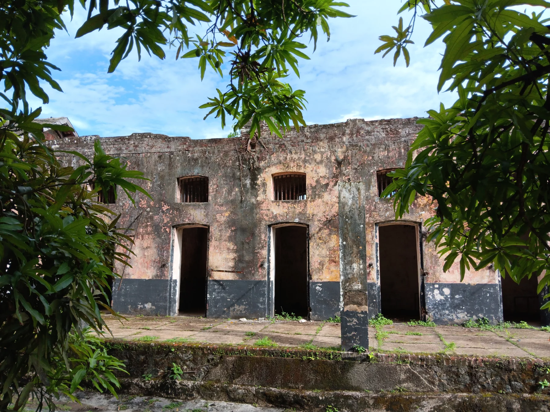 A Saint-Laurent du Maroni, dans le camp de la Transportation