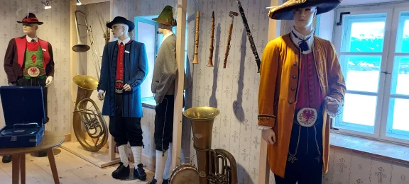 tenues traditionnelles de la vallée de Tannheim.