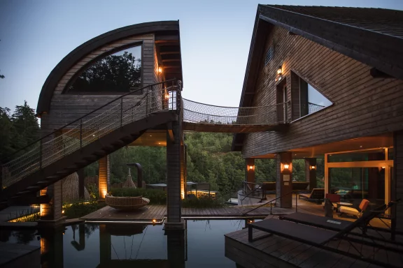 La Cheneaudière entre chien et loup. Photo Matthieu Cellard.