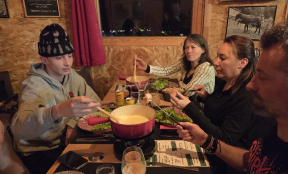 Soirée fondue sous la yourte.