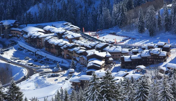 Le village a été construit à partir de 1976.