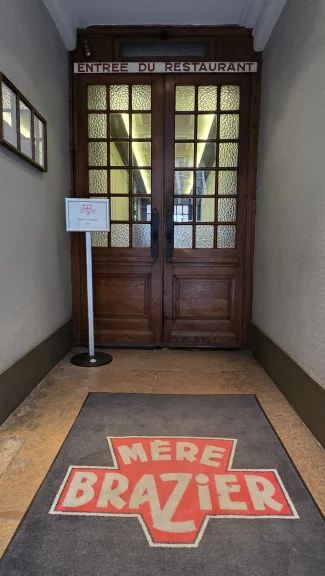 L'entrée du restaurant.