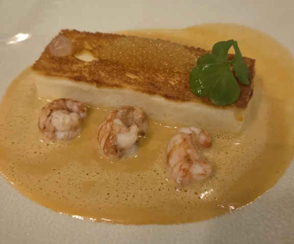 Pain de brochet croustillant aux écrevisses et sa sauce Nantua.