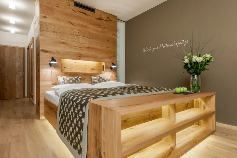 Toutes les chambres de l'hôtel thermal d'Aqua Dome sont aménagées dans des matériaux nobles.