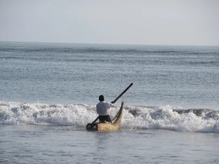 Huanchaco, sur le Caballito de totora