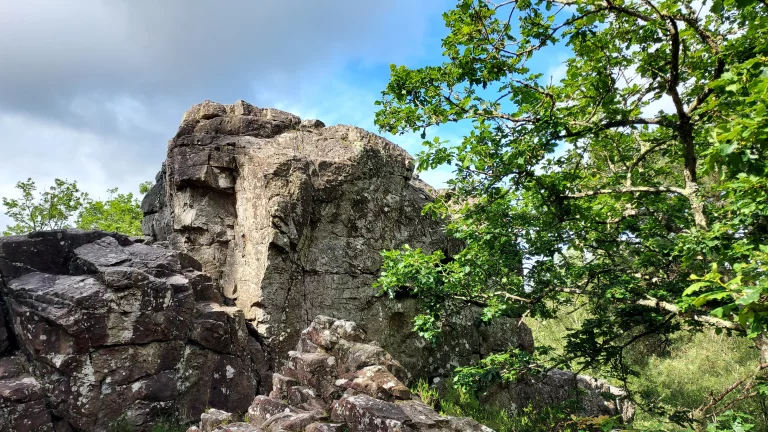 Le rocher du saut du cerf.