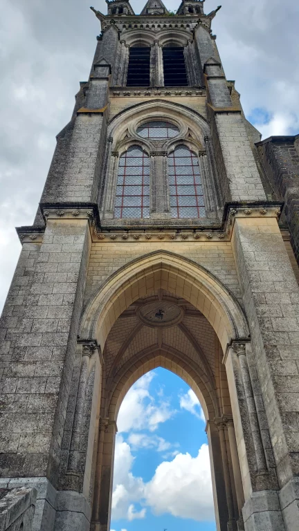 L'ancienne collégiale à Sillé-le-Guillaume.