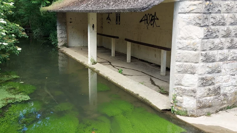 L'ancien lavoir à Mamers.