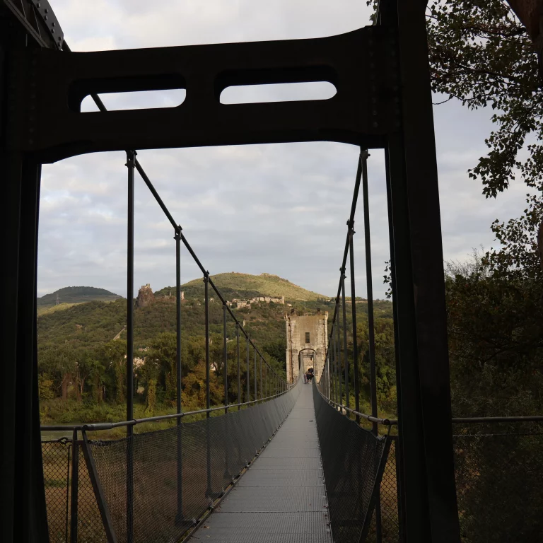 L'impressionnante passerelle himalayenne près de Rochemaure