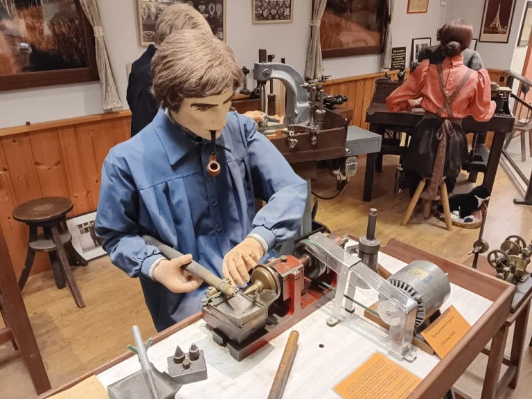 Au musée de la pipe et du diamant à Saint-Claude