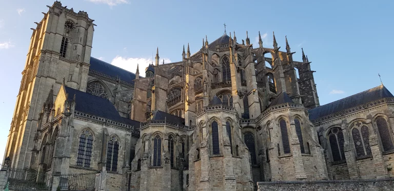 La cathédrale Saint-Julien du Mans, sacrée plus belle cathédrale d'Europe en 2023