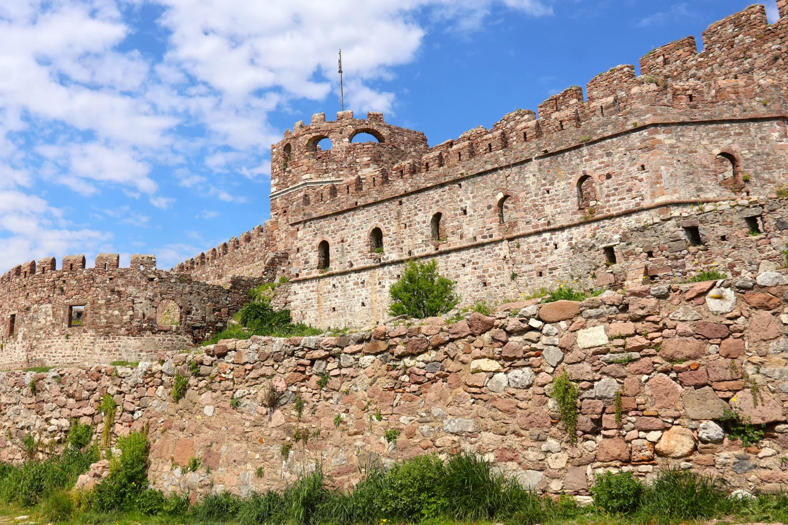 La forteresse de Mytilène, une des plus grandes de la Méditerranée