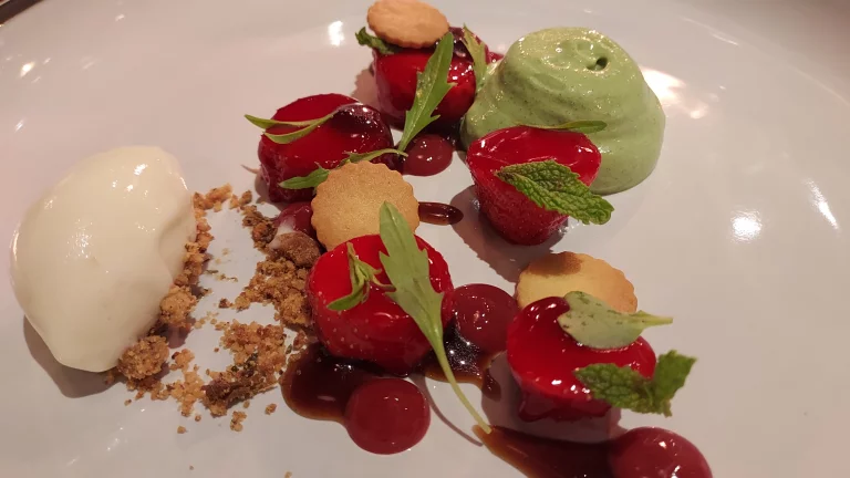 La fraise, roquettes, citron, balsamique noir