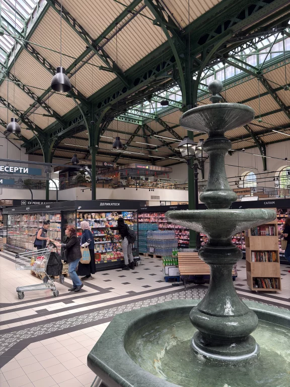 Marché central de Sofia. Photo Nil Vautrin