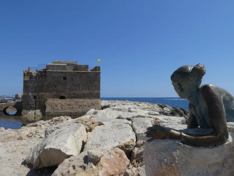 Dans le pot de Pafos, le fort vénétien