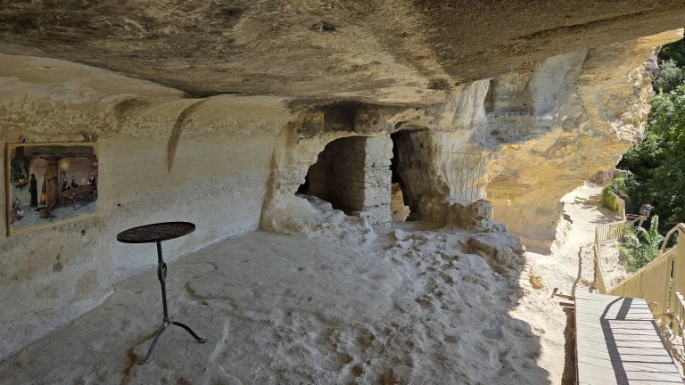 Le monastère troglodytique dAladja.