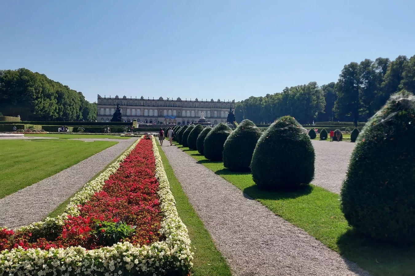 Le château Herrenchiemsee se veut un hommage de Louis II à Louis XIV. ©H.L.