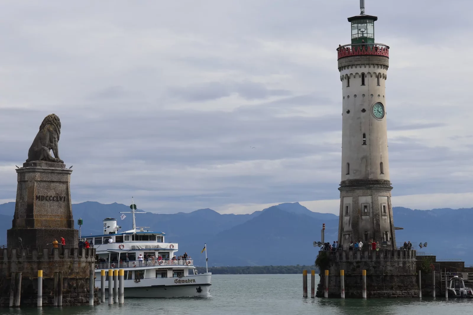 Lindau et l'unique phare de la Bavière. C'est ici que débute la Route des alpes allemandes. ©Hervé Laurent