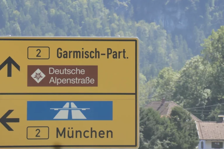 La Route des Alpes délaisse les autoroutes