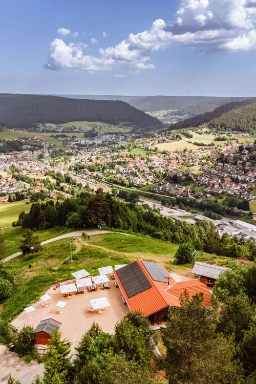 Vue sur Baiersbronn sur la Glasmännlehütte et Baiersbronn. ©Baiersbronn Touristik