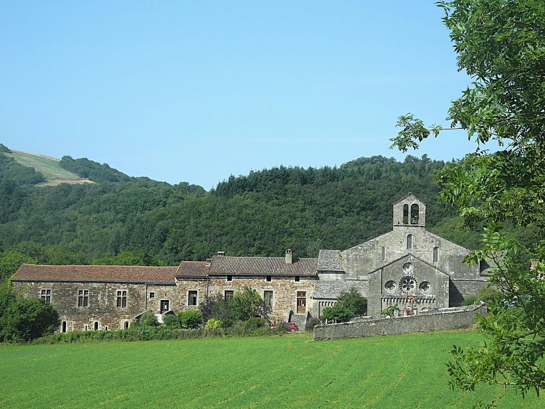 L'abbaye de Sylvanès aux vertus acoustiques certaines accueille un Festival des musiques sacrées