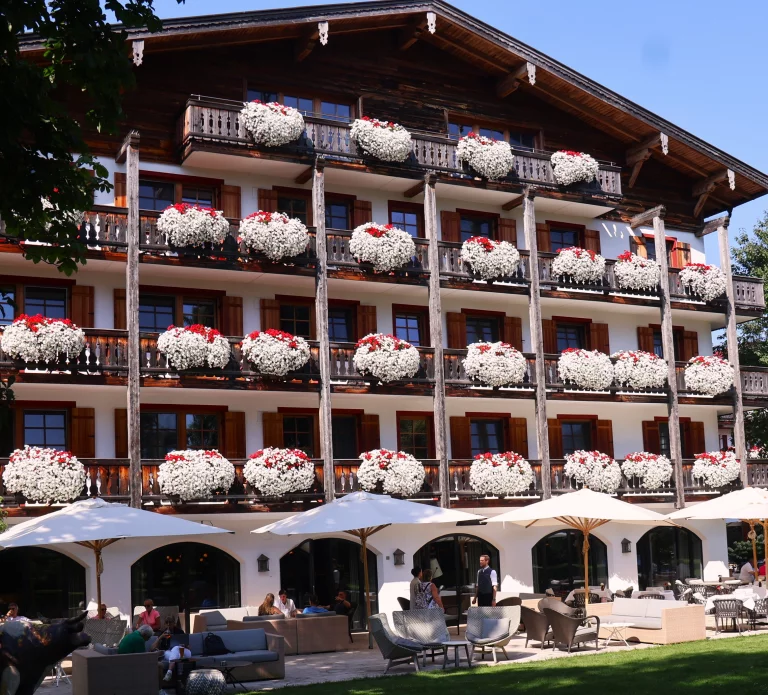 Des balcons qui croulent sous les fleurs