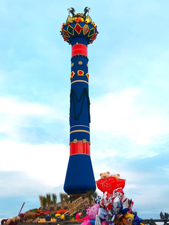 La "Fruchtsäule", symbole du Cannstatter Wasen. ©H.L.